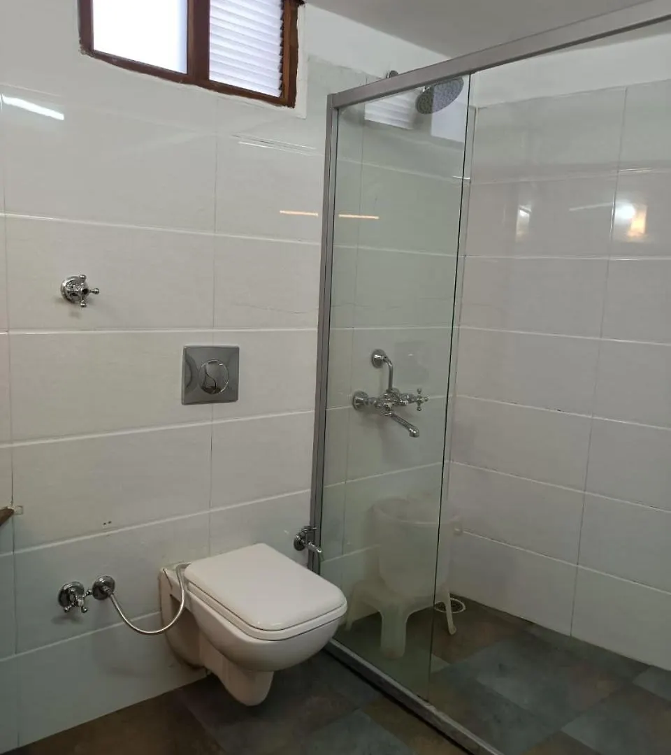 Zoz Sm1 Hotel Shimla 2*,