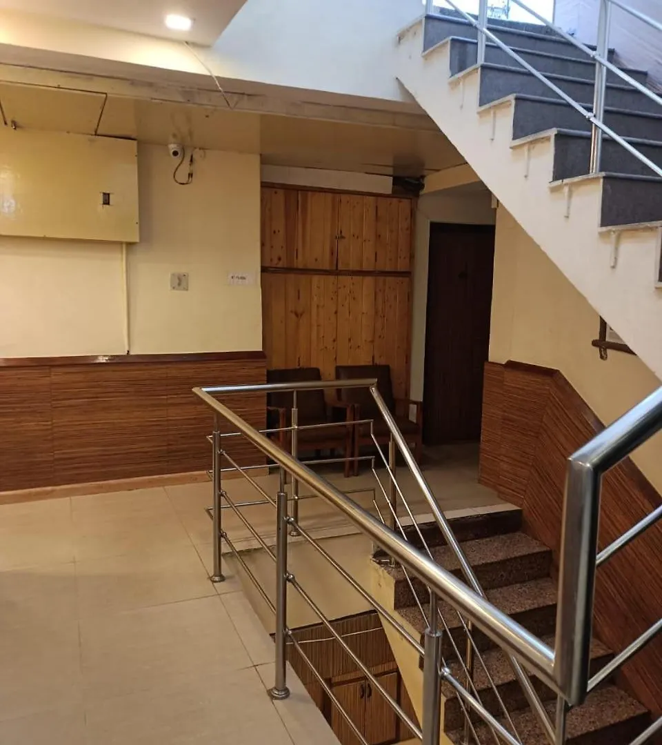 Zoz Sm1 Hotel Shimla 2*,  India